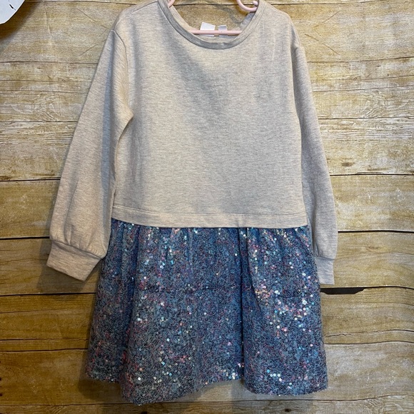 Girls gap sequin dress 🛍